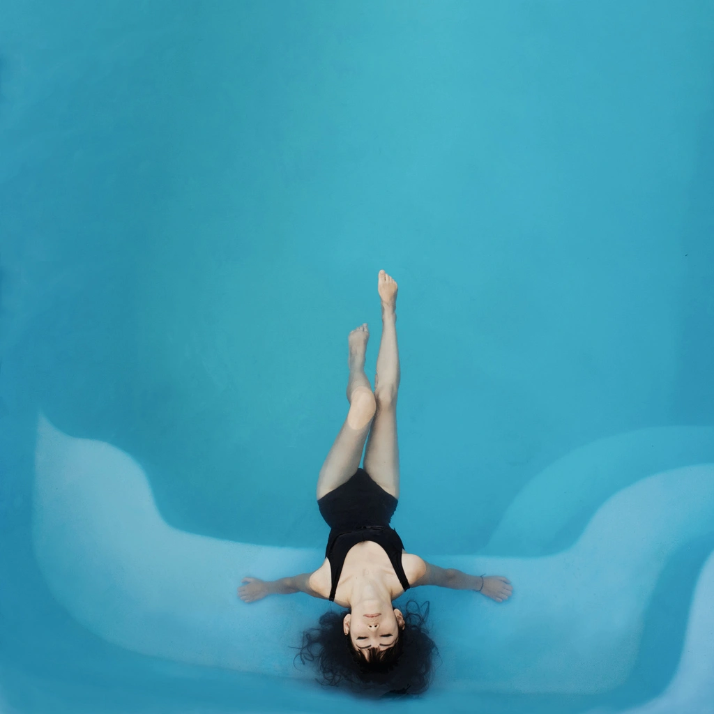 Abbildung: Frau im Wasser